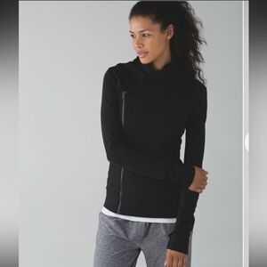 Lululemon Black Bhakti Yoga Jacket in size 6